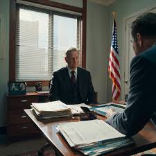 A legjobb barátnőm ellopta a gazdag vőlegényemet. Tíz évvel később, egy üzleti elvonuláson újra találkoztunk. Azt mondta: „Szegény te, még mindig egyedülálló. Nézd csak a férjemet… Gazdag és boldog.” Azt válaszoltam: „Ismerkedj meg a férjemmel is.” Amikor felhívtam, a legjobb barátnőm elsápadt, mert… A férjem…