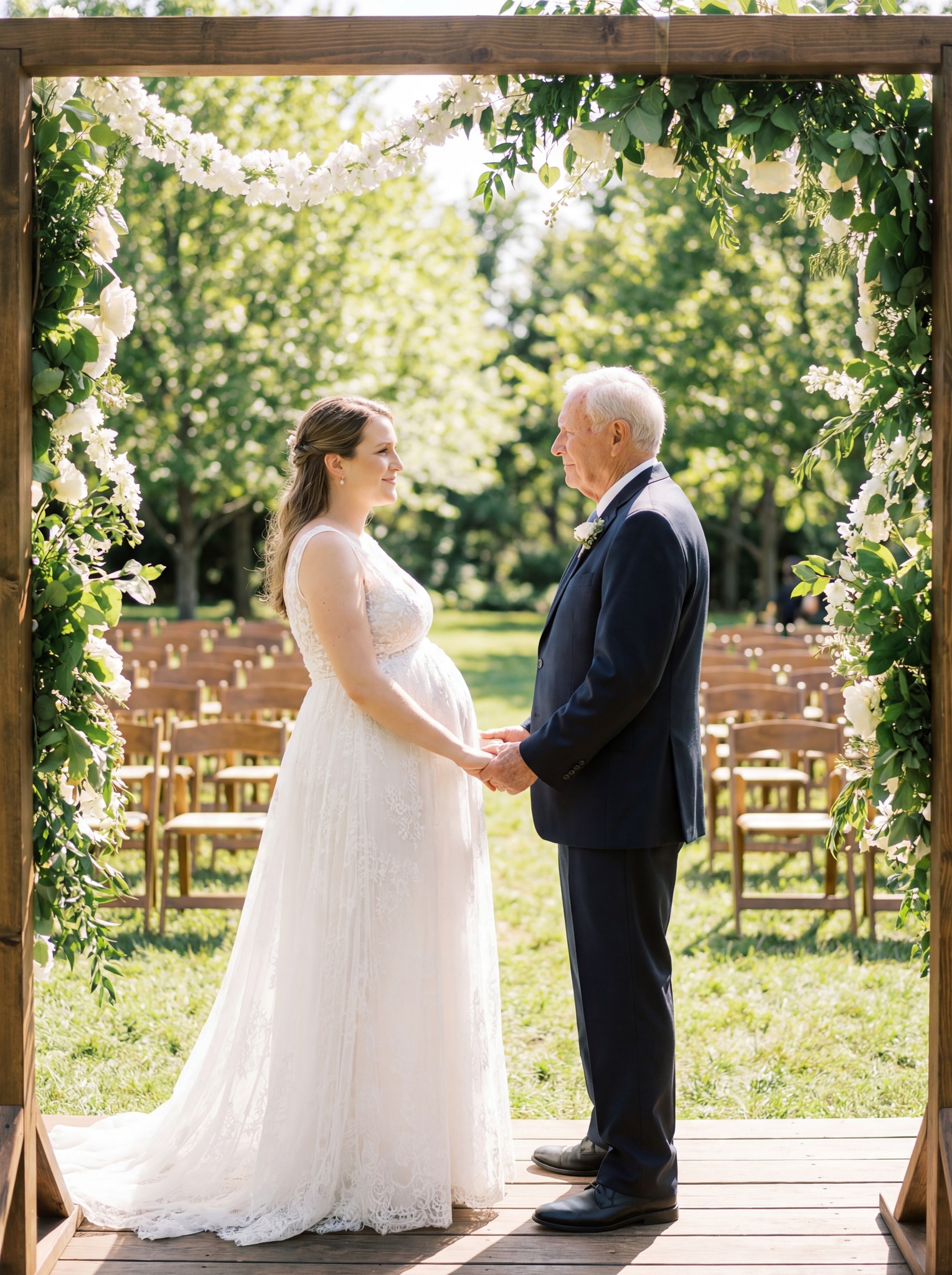 Amikor feleségül vettem a 80 éves szomszédomat, csak hogy megvédjem az otthonát a mindent elvenni akaró rokonoktól – de ez a döntés olyan családot adott nekünk, amire egyikünk sem számított