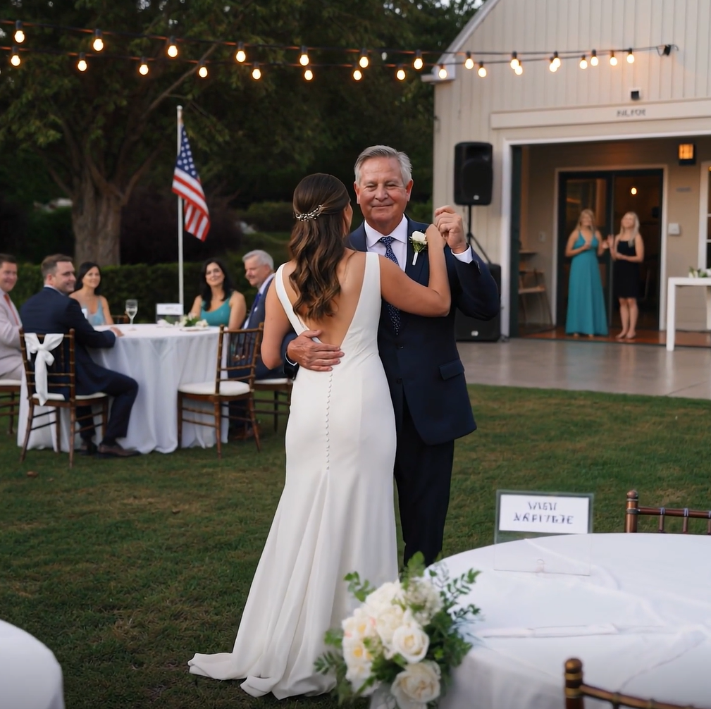A szüleim könyörögtek, hogy halkítsak a „tökéletes” nővérem kedvéért. Nem tettem – és kihagyták az esküvőmet. Most megint könyörögnek… csak hogy mentsék a hírnevüket az övé előtt.