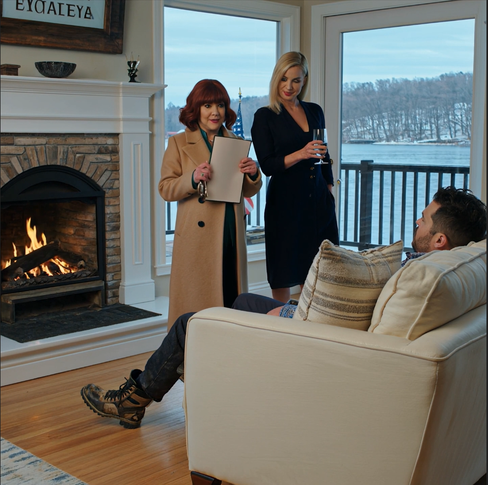 Vettem egy tóparti házat a Geneva-tónál, hogy csendes jutalmam legyen tíz évnyi chicagói határidő után. Amikor azon a vasárnapon ajtót nyitottam, a nővérem már a kanapémon ült, a férje csizmája a keményfa padlómon, a kandallóm pedig úgy égett, mintha ők fizették volna érte. Felkiáltott: „Tűnj el, vagy hívom a rendőrséget!”, én pedig nem emeltem fel a hangom – egy olyan mappáért nyúltam, amire soha nem számítottak.