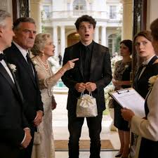 A szüleim egy omladozó régi házat adtak nekem, a nővéremnek pedig egy vadonatúj lakást. Amikor valami lenyűgözővé építettem, anya visszakövetelte, és 48 órát adott nekem – aztán a nővérem dobozokkal jelent meg, és elsápadt attól, amit talált.