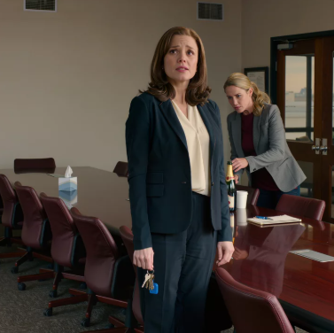 Azon a napon, amikor átvettem az első házam kulcsait, a családom egyedül hagyott, és egy héttel később idegenek álltak az ajtómnál, és olyan kérdéseket tettek fel, hogy rájöttem, ez sosem volt ünneplés.