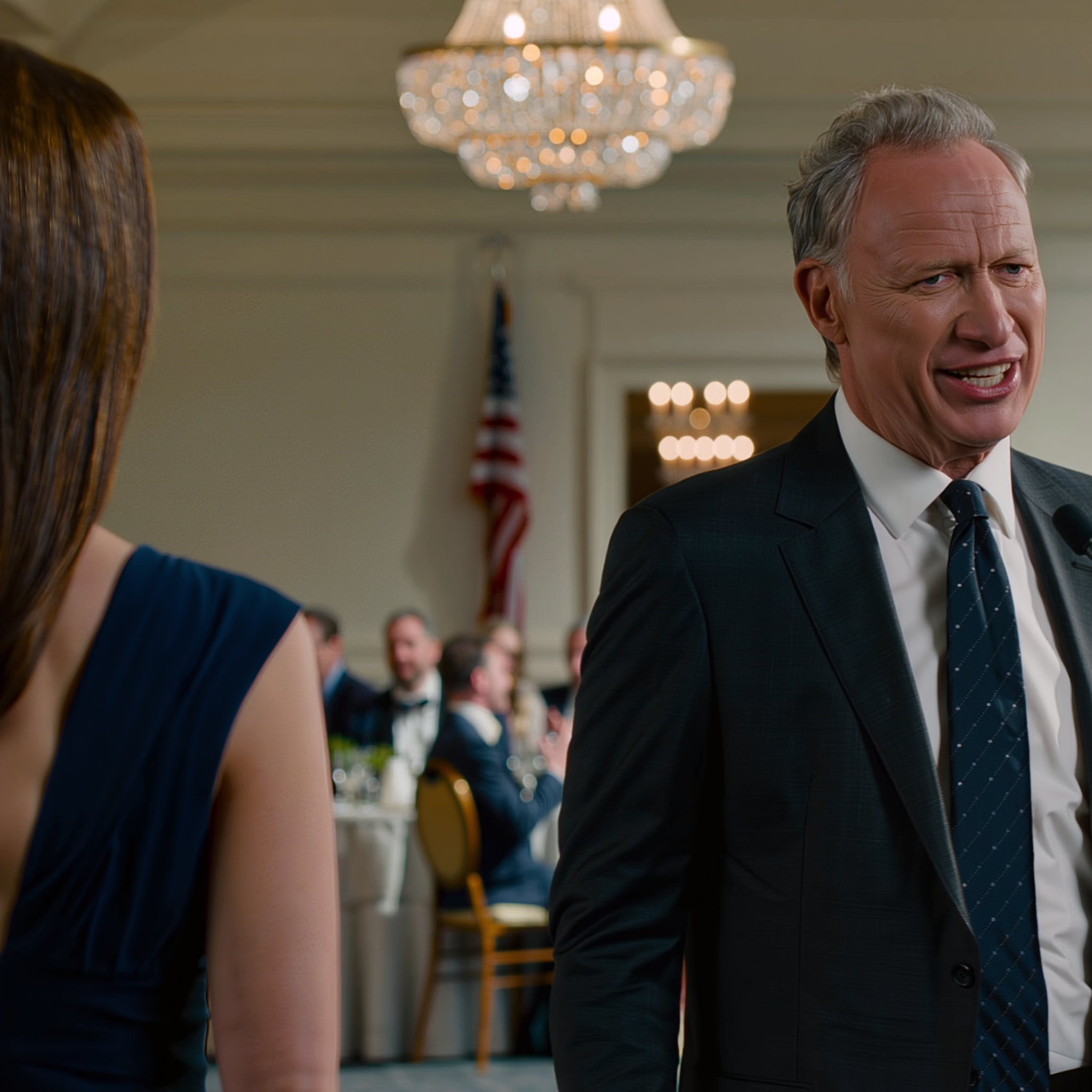 8 évig havi 2400 dollárt fizettem azért, hogy a szüleim pincéjében lakjak, mert azt mondták, hogy ez a „piaci kamat”, és hogy még mindig küszködnek a jelzáloghitellel – egészen addig, amíg a szomszédunk döbbenten rám nem nézett, és ki nem fakadt: „Várjunk csak… ezt a házat már rég kifizették, nem igaz?” Azon az estén felhívtam egy igazságügyi könyvelőt…