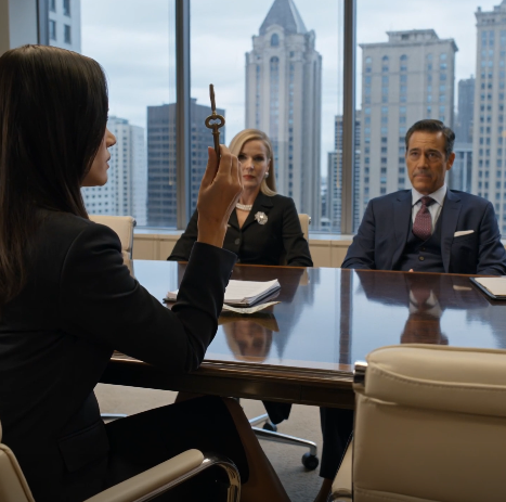 Milliárdos nagyapám egymillió dollárt hagyott a nővéremre, nekem pedig csak egy dollárt – A szüleim mosolyogtak, amíg az ügyvéd a szemembe nem nézett, és megkérdezte: „Jelenleg Önnél van a 91-es számú széf kulcsa?” Abban a pillanatban anyám elsápadt, apám abbahagyta a nevetést, és én megértettem, hogy a dollár soha nem arra szolgált, hogy megalázzon.